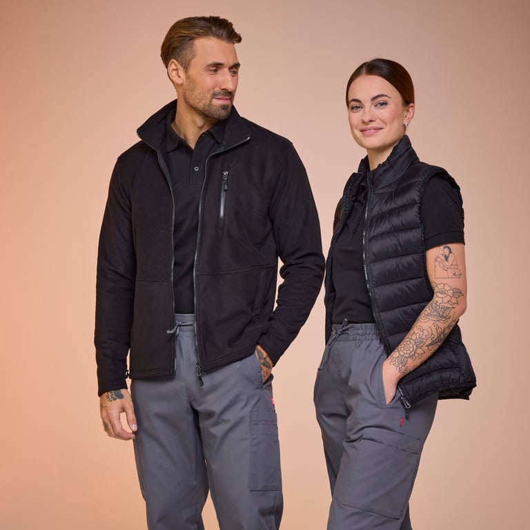 Healthcare staff in functional garments from the South West – focus on fit and freedom of movement.