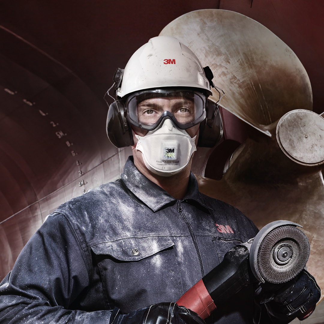 Arbetare iklädd skyddsutrustning från 3M