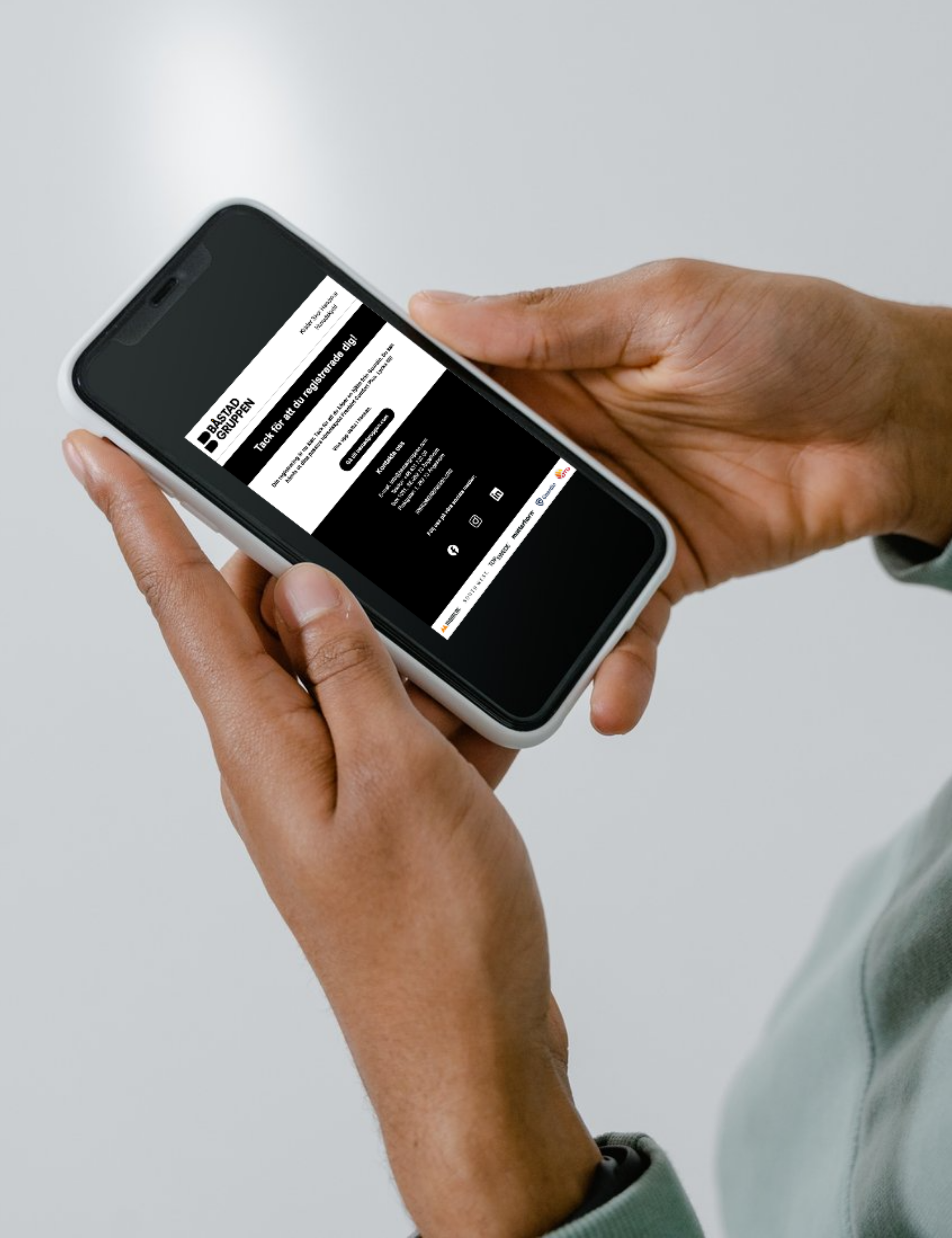Smartphone med svarssida från kampanjformuläret.
